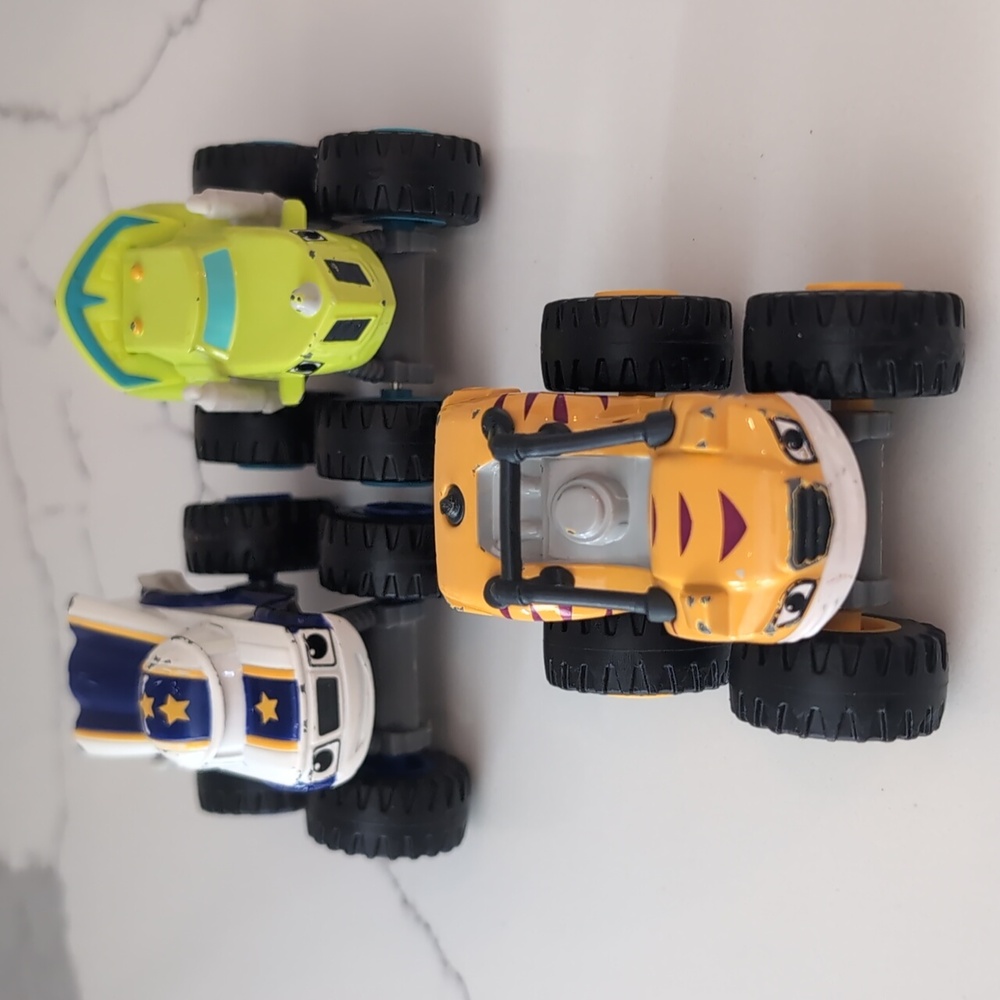 Blaze And The Monster Machines Stripes, Darrington And Zeg 1:64 Scale